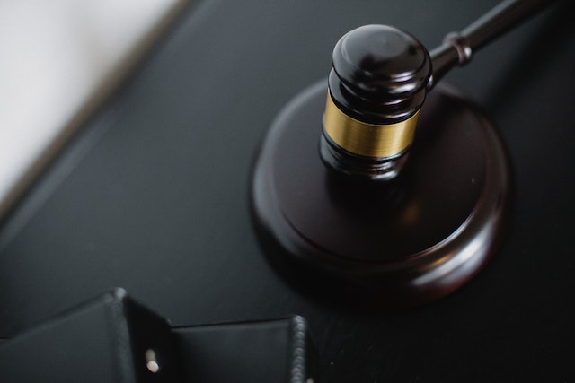 Black gavel on a desk | Specialized Memphis Black gavel on a desk