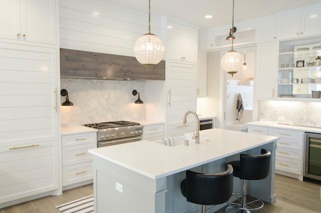 aaron-huber-G7sE2S4Lab4-unsplash | Specialized Memphis Interior of a white modern kitchen