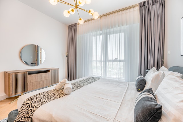 bedroom-with-neutral-tones | Specialized Memphis bedroom with neutral tones