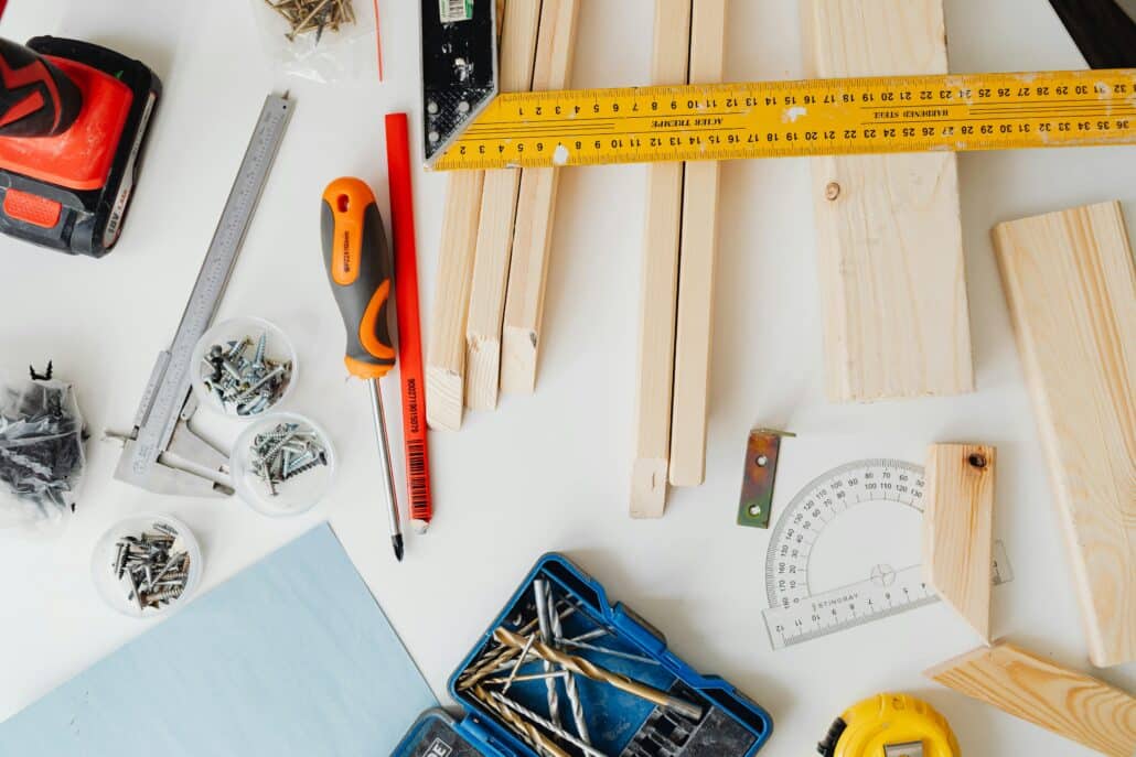 pexels-karolina-grabowska-7285980 | Specialized Memphis tools on a table